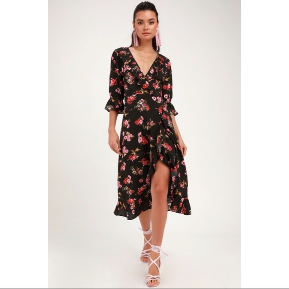 Lulus Dresses & Skirts - NWT Lulus Midnight Magic Floral Ruffled Midi Dress